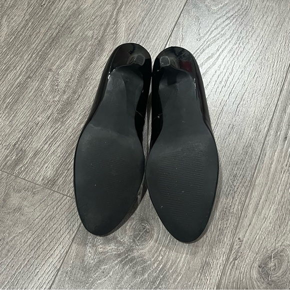 **SOLD** Kate Preston Patent Round Toe Pumps - Picture 5 of 5